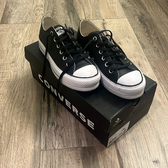 Converse Chuck Taylor Lifts - Picture 1 of 6